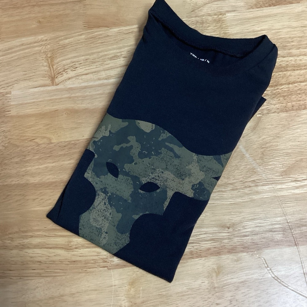 Boys Under Armour Project Rock USA Long Sleeved Performance Camo Logo Tee Medium